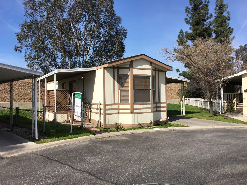 Mobile home in Smoke Tree Mobile Estates